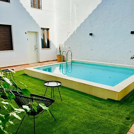 Coqueto Céntrico Con Piscina Cordova